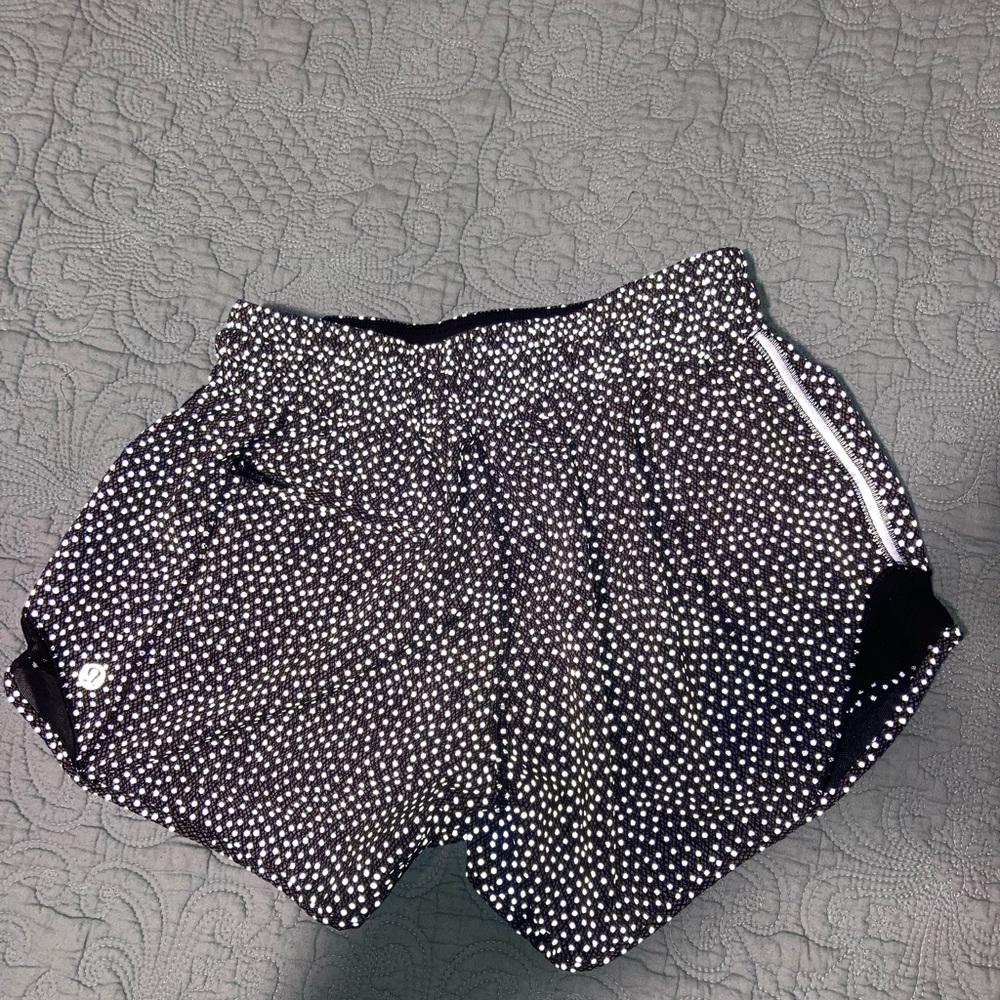 LuluLemon HottyHot Size 4 Reflective Shorts 2.5 in